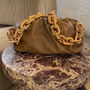 Bottega veneta chain pouch